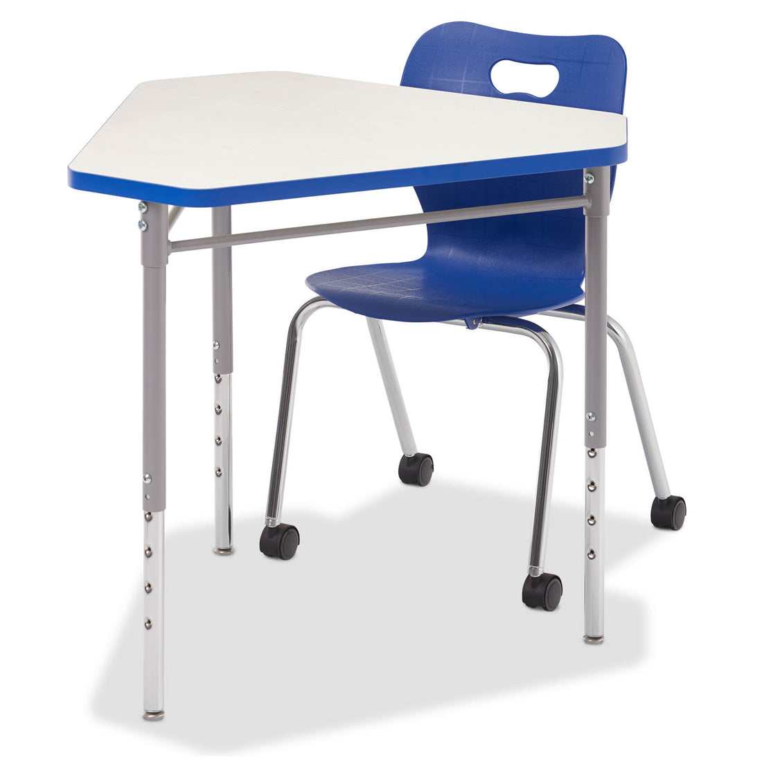 Alumni Tri 6 Desk